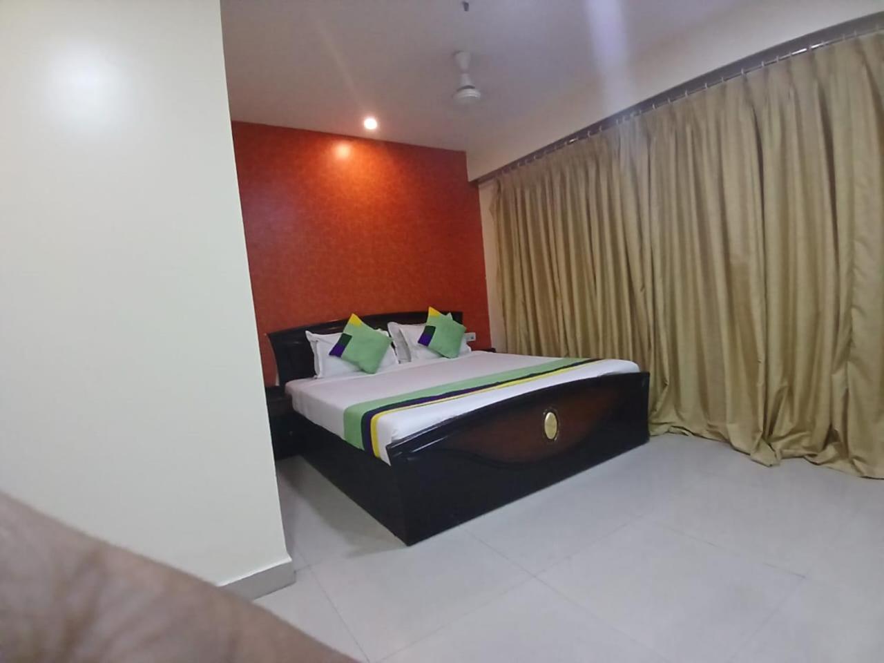 Blossoms Room The Plaza-Luxury Collection- Lakdikapul Hyderabad Exterior photo