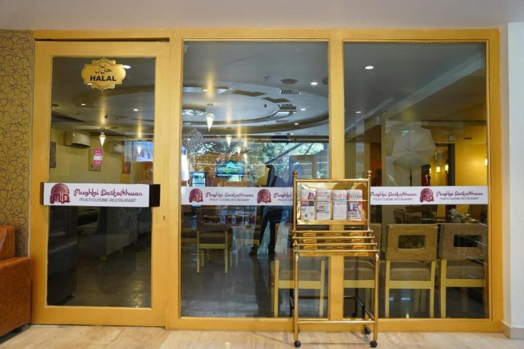 Blossoms Room The Plaza-Luxury Collection- Lakdikapul Hyderabad Exterior photo