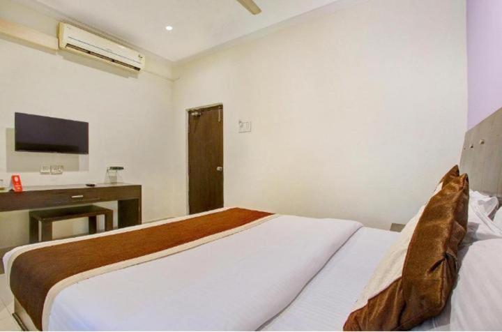 Blossoms Room The Plaza-Luxury Collection- Lakdikapul Hyderabad Exterior photo